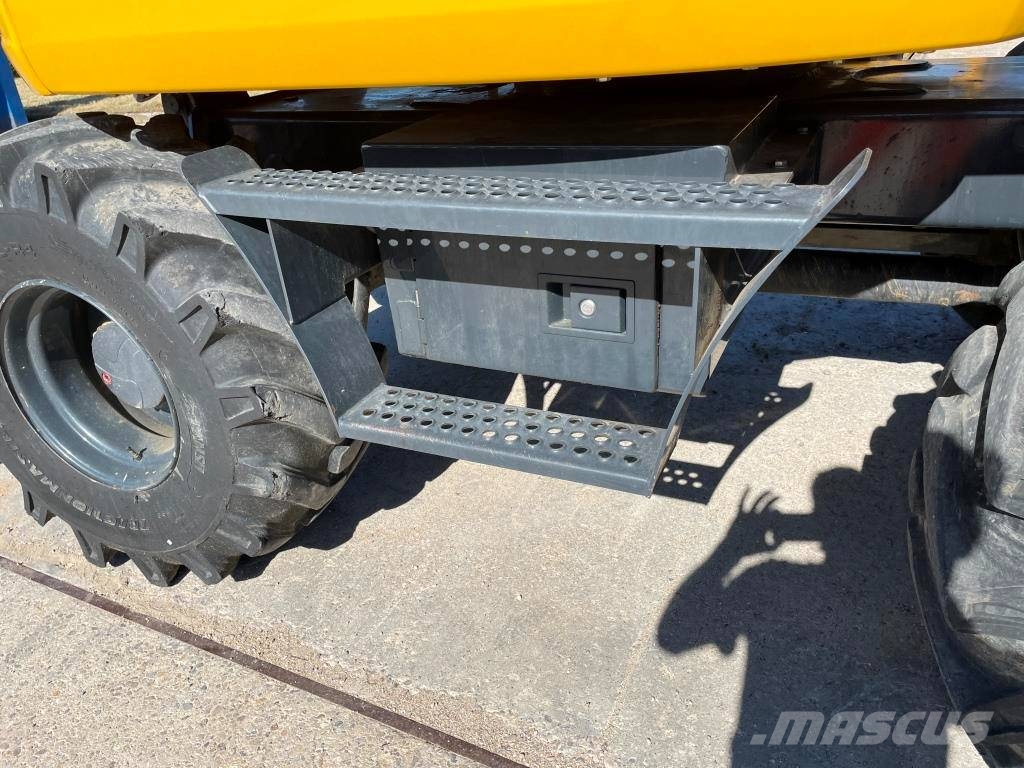 Komatsu PW98MR-11E0 Εκσκαφείς με τροχούς - λάστιχα