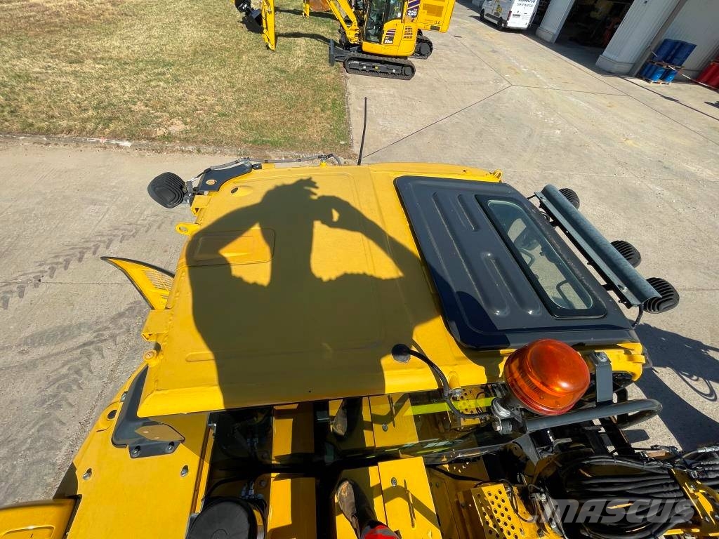 Komatsu PW98MR-11E0 Εκσκαφείς με τροχούς - λάστιχα