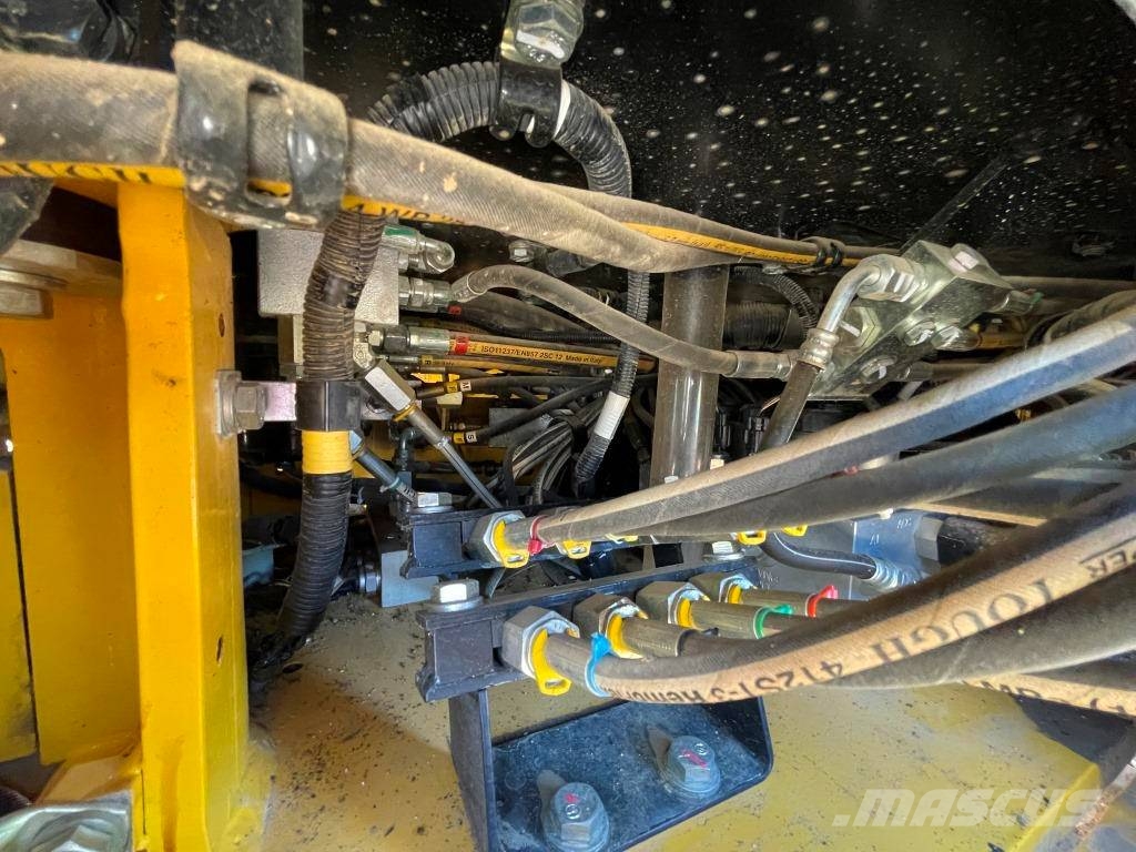 Komatsu PW98MR-11E0 Εκσκαφείς με τροχούς - λάστιχα