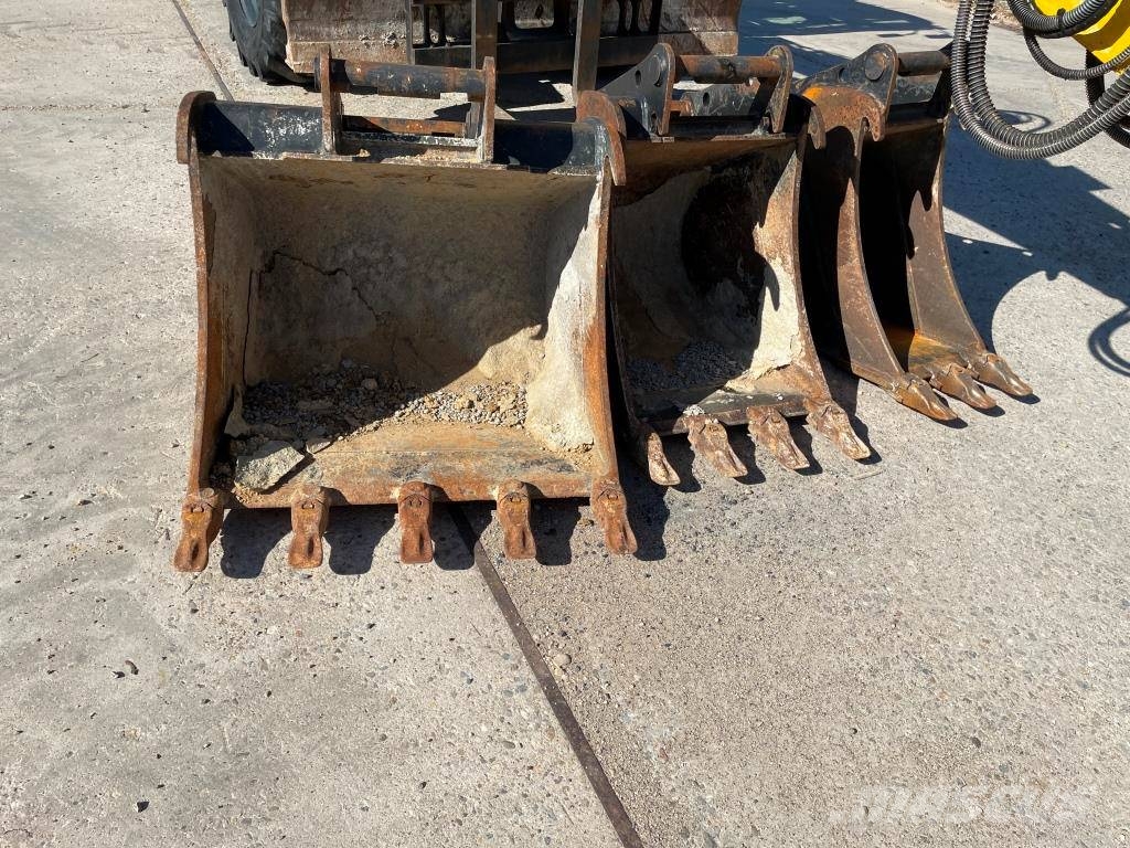 Komatsu PW98MR-11E0 Εκσκαφείς με τροχούς - λάστιχα