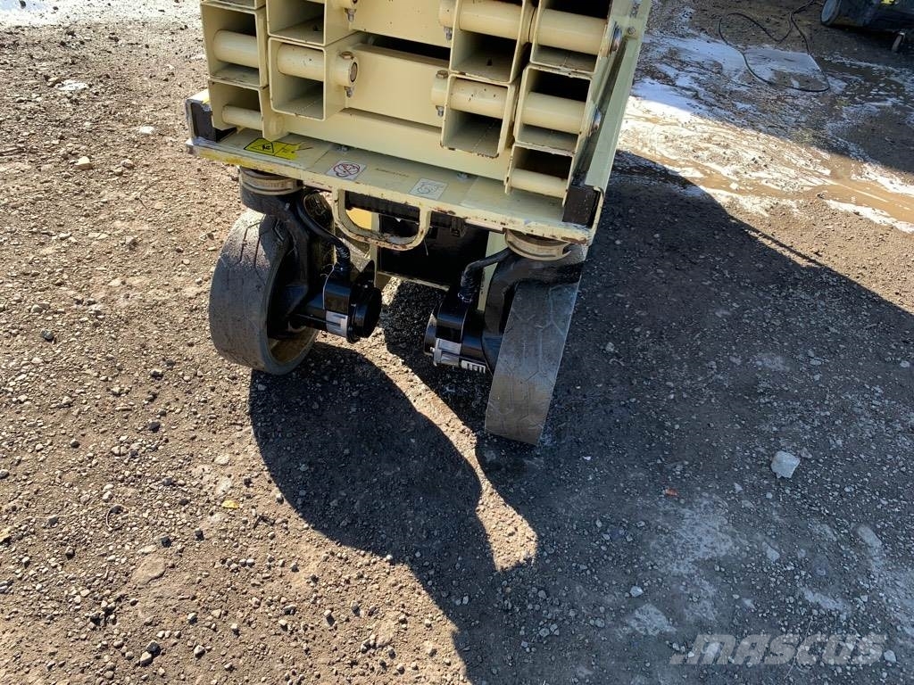 JLG ES2630 剪叉式升降机