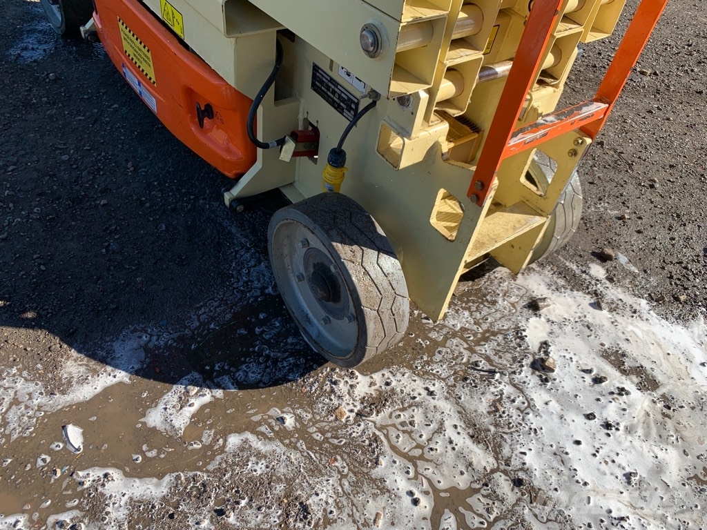 JLG ES2630 剪叉式升降机