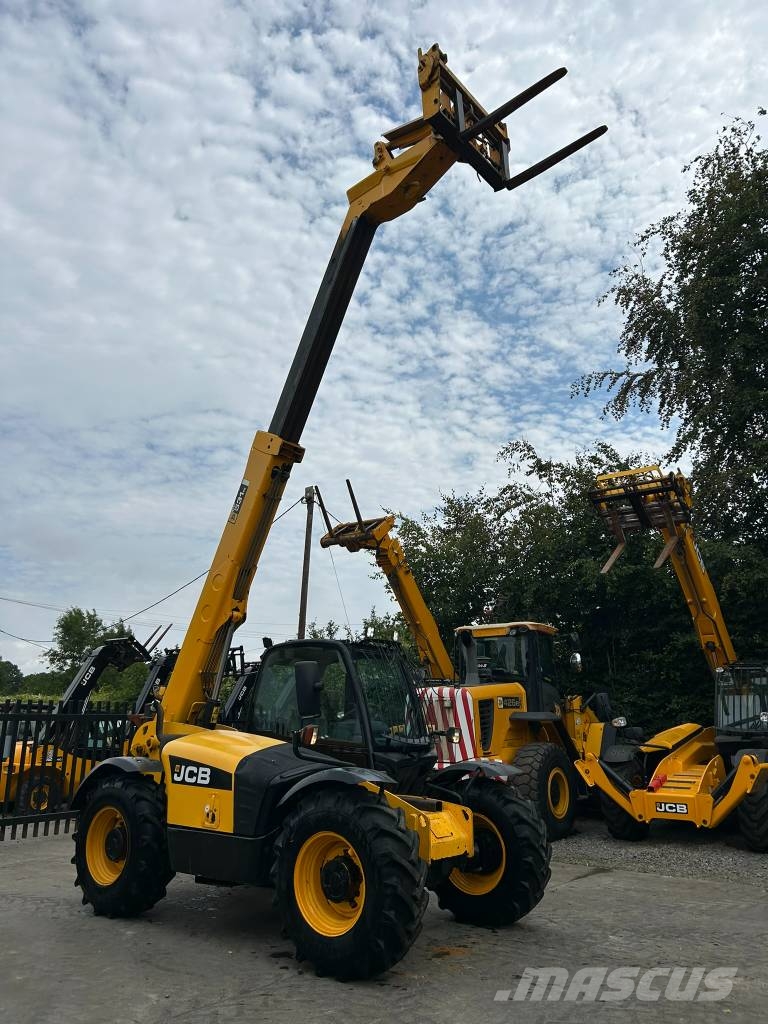 JCB 531-70 مناولات متداخلة