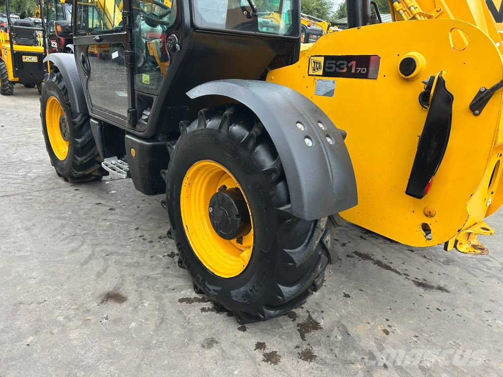 JCB 531-70 مناولات متداخلة