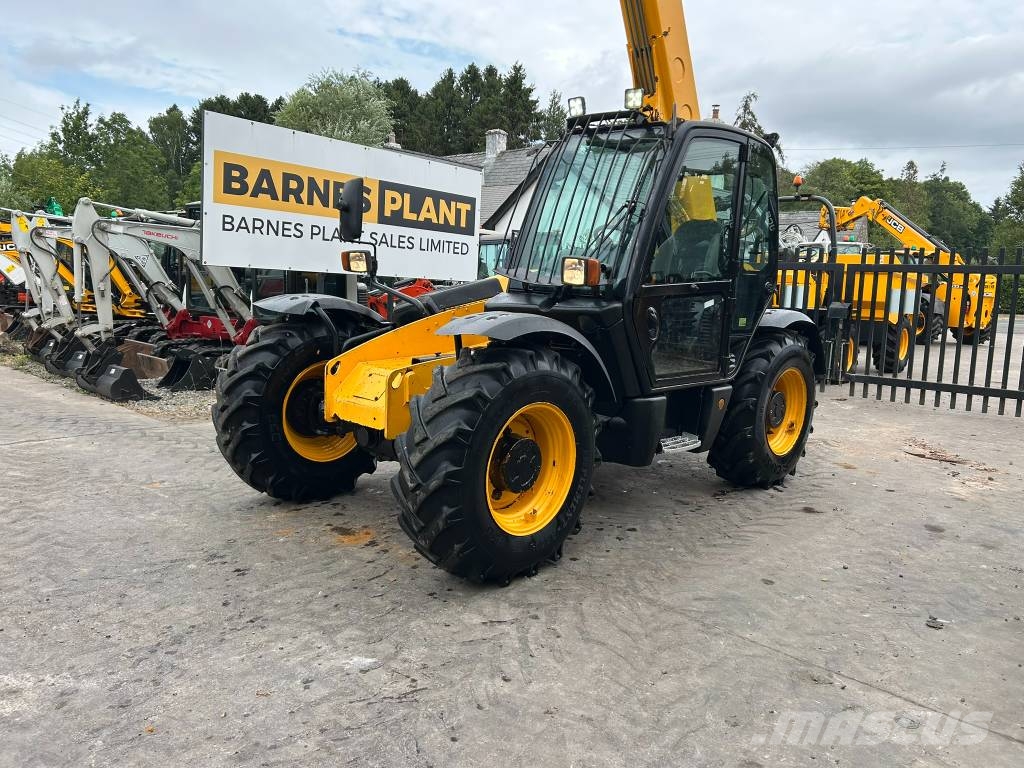 JCB 531-70 مناولات متداخلة