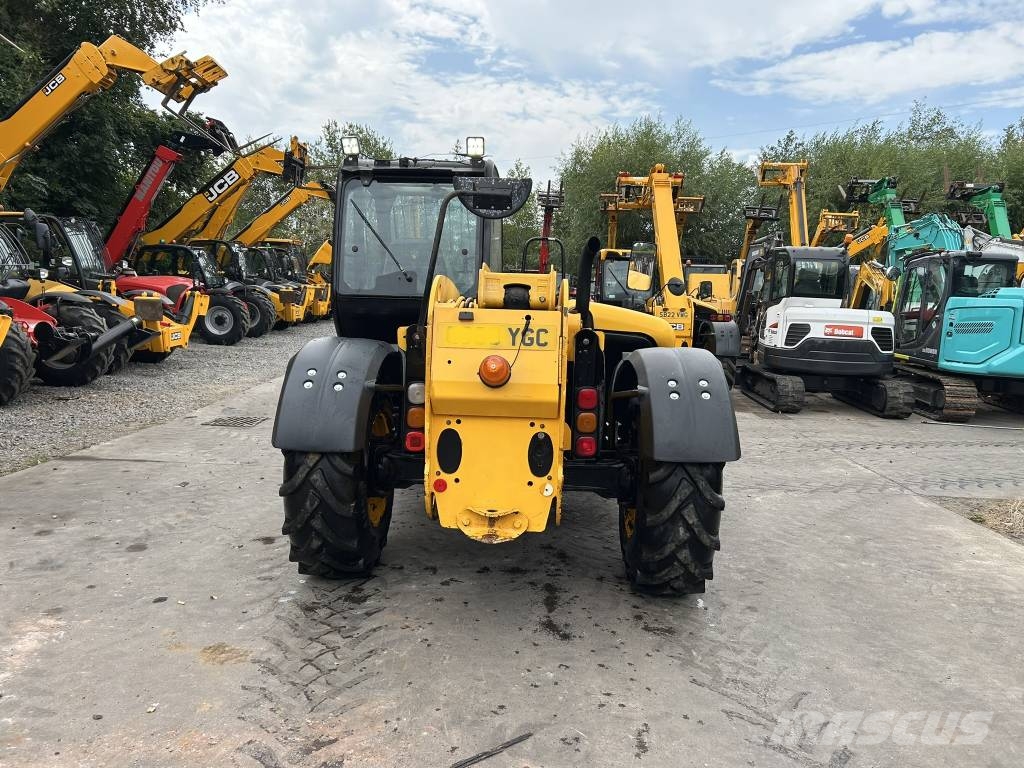 JCB 531-70 مناولات متداخلة