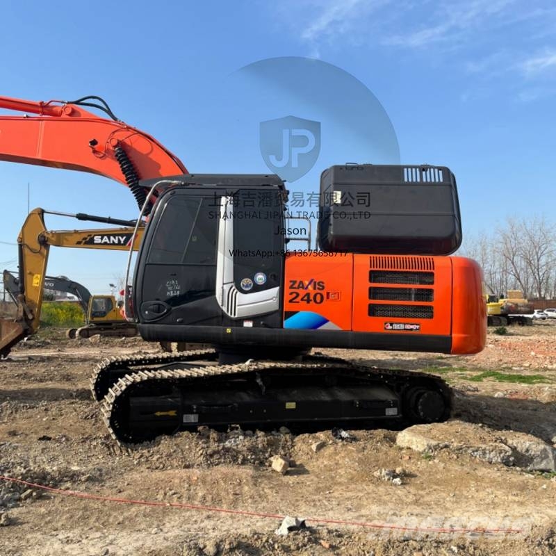 Hitachi ZX 240 Gravemaskiner på larvebånd