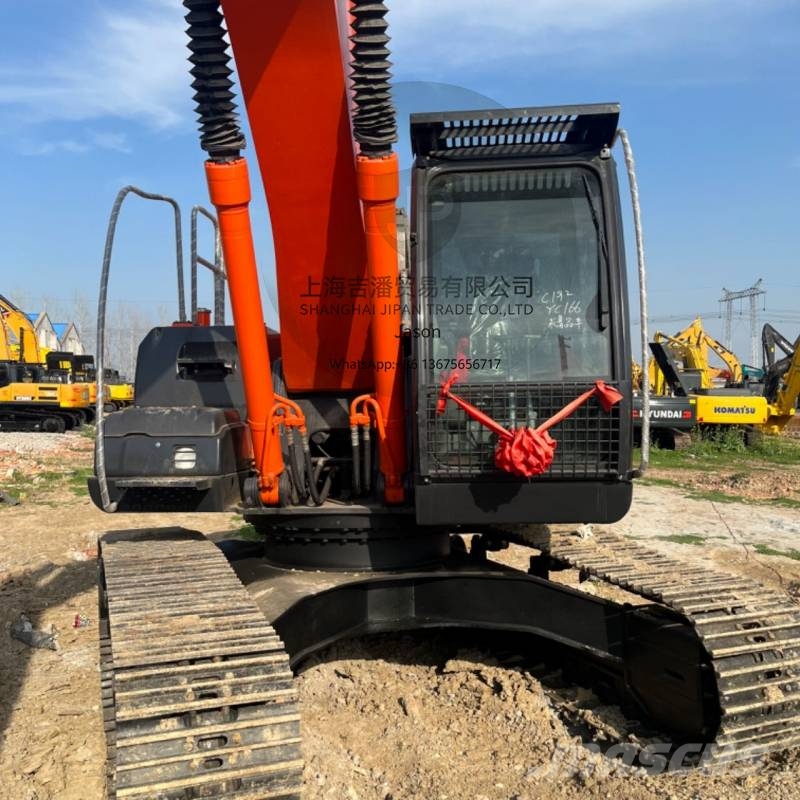 Hitachi ZX 240 Gravemaskiner på larvebånd