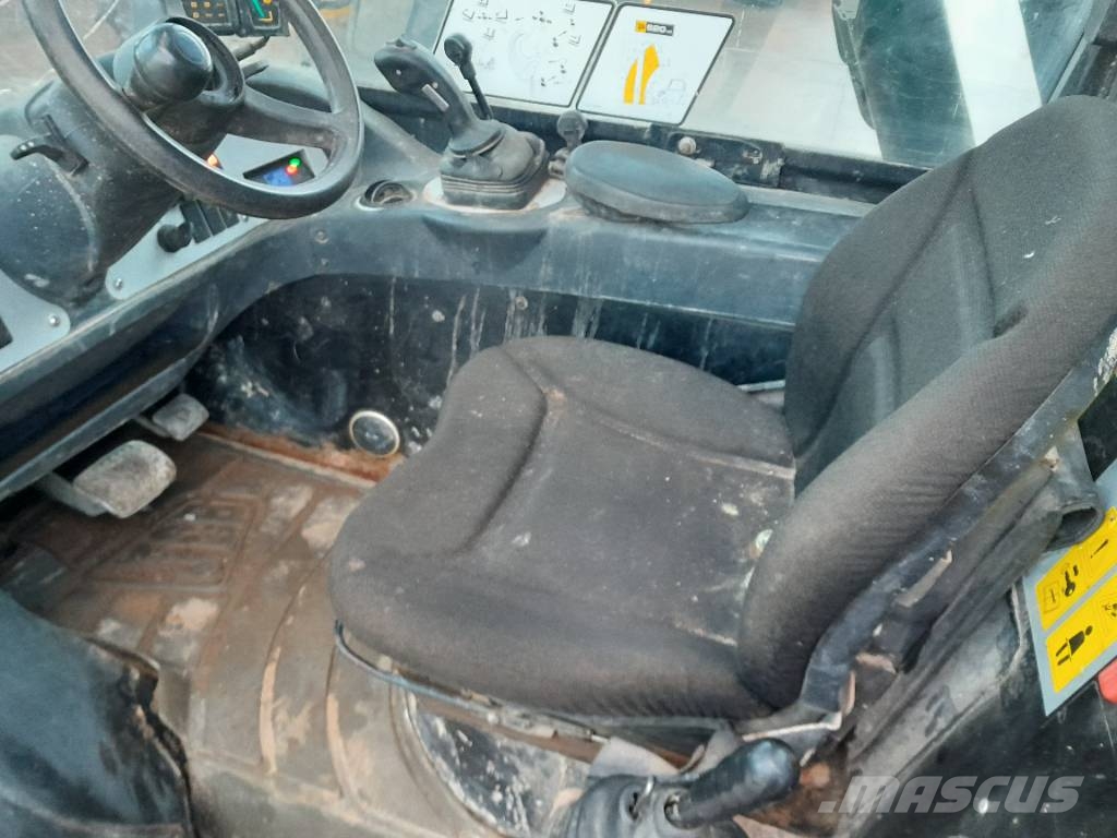 JCB 520-40 Teleskopiniai krautuvai žemės ūkiui