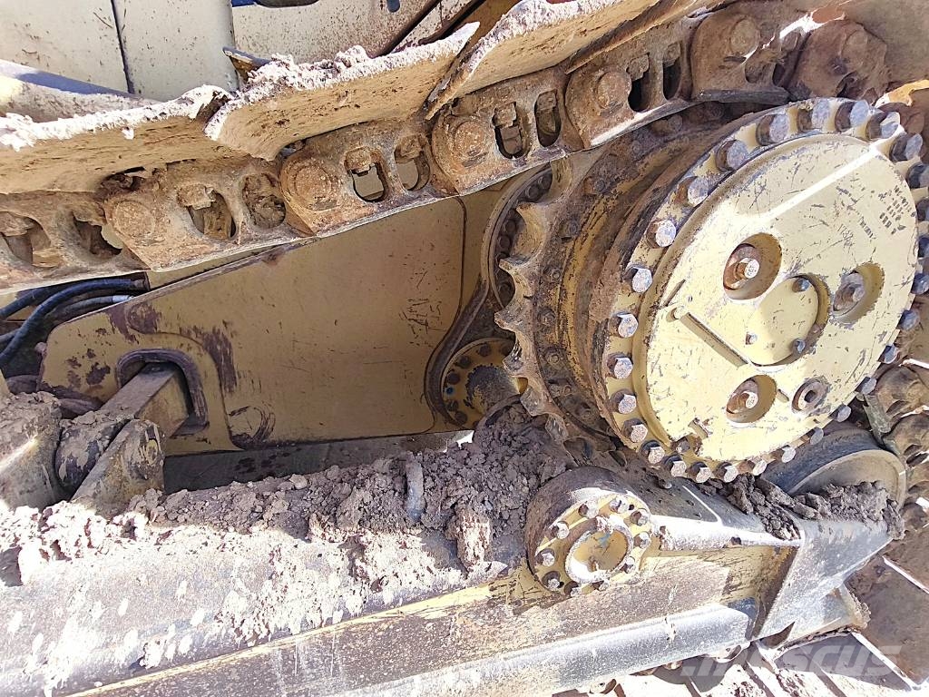 CAT D 6 M LGP Dozers - Tratores rastos