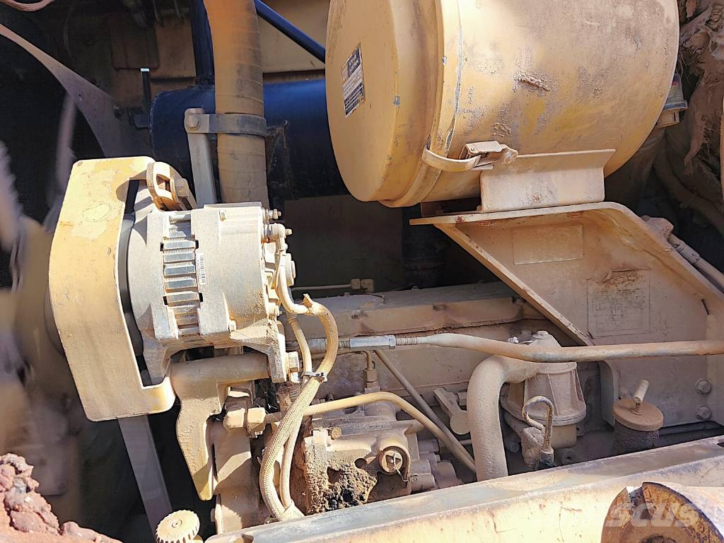 CAT D 6 M LGP Dozers - Tratores rastos