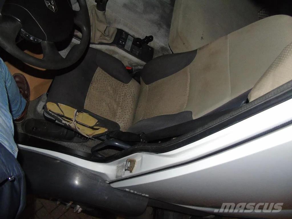 Renault Kerax 410DXI + 8X4 + MANUAL + SPRING شاحنات قلابة
