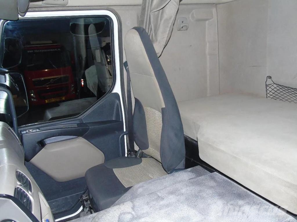 Renault Kerax 410DXI + 8X4 + MANUAL + SPRING شاحنات قلابة