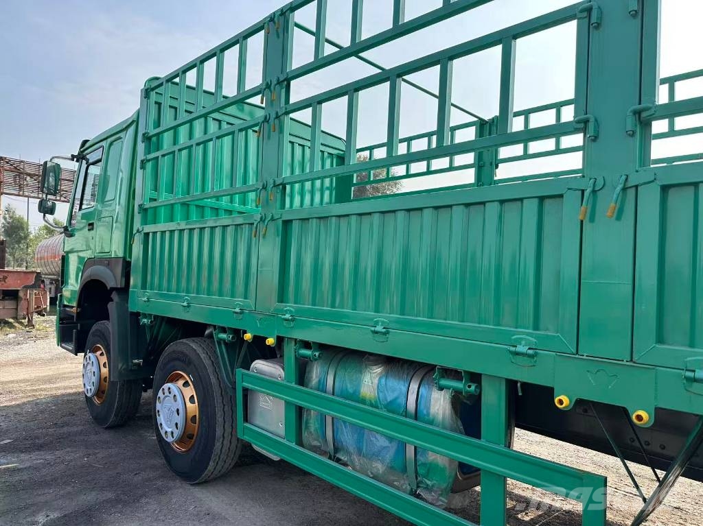 Howo 420 動物運輸貨卡車