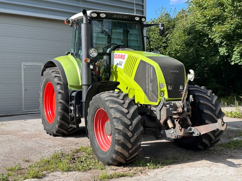 CLAAS Axion 840 Traktori