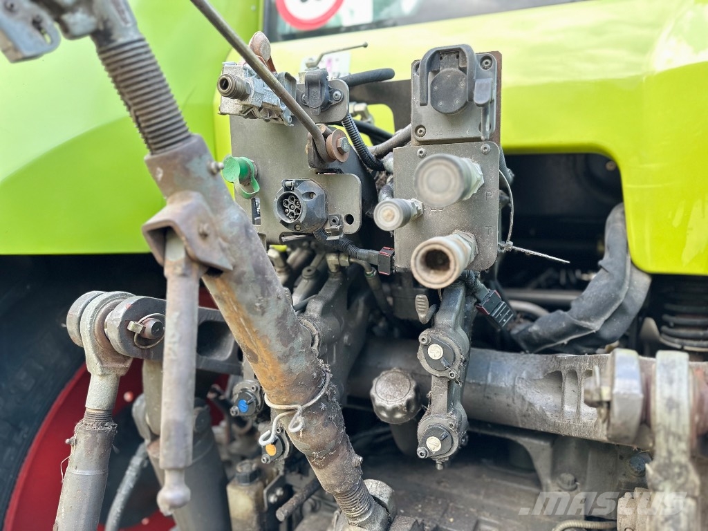 CLAAS Axion 840 Traktori