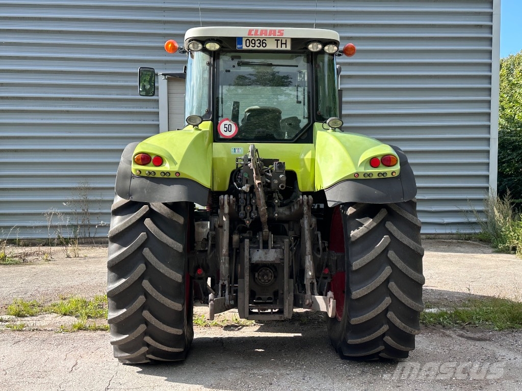 CLAAS Axion 840 Traktori