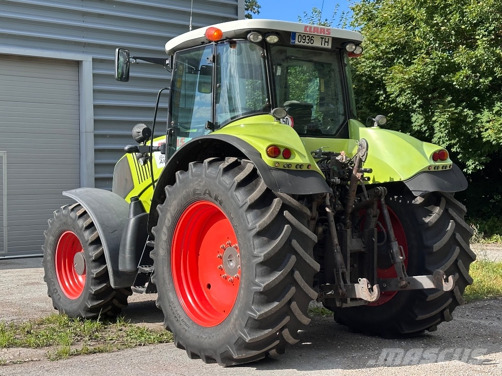 CLAAS Axion 840 Traktori