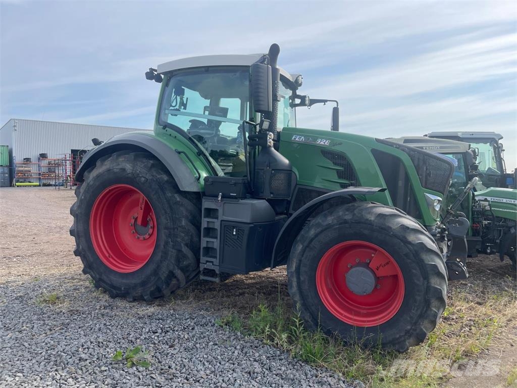Fendt 828 Vario S4 الجرارات