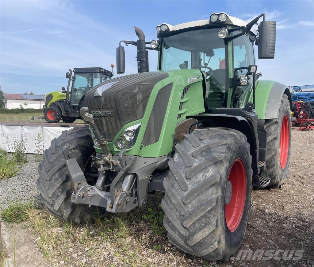 Fendt 828 Vario S4 الجرارات