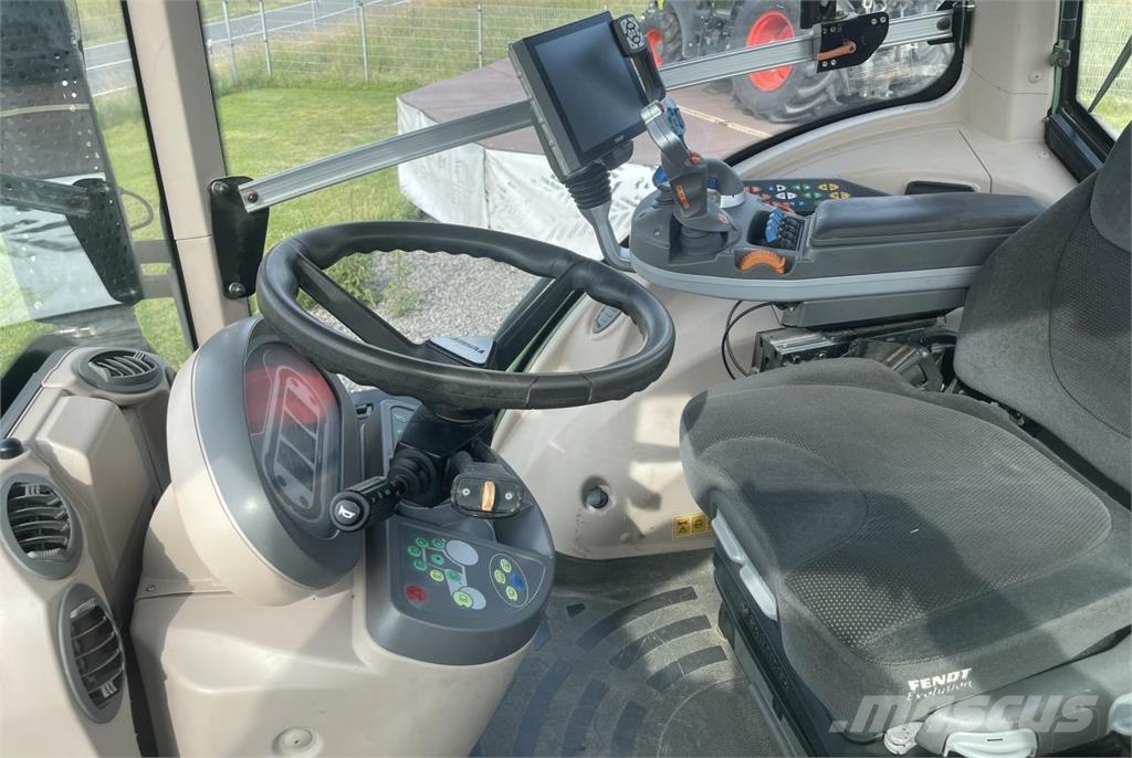 Fendt 828 Vario S4 الجرارات
