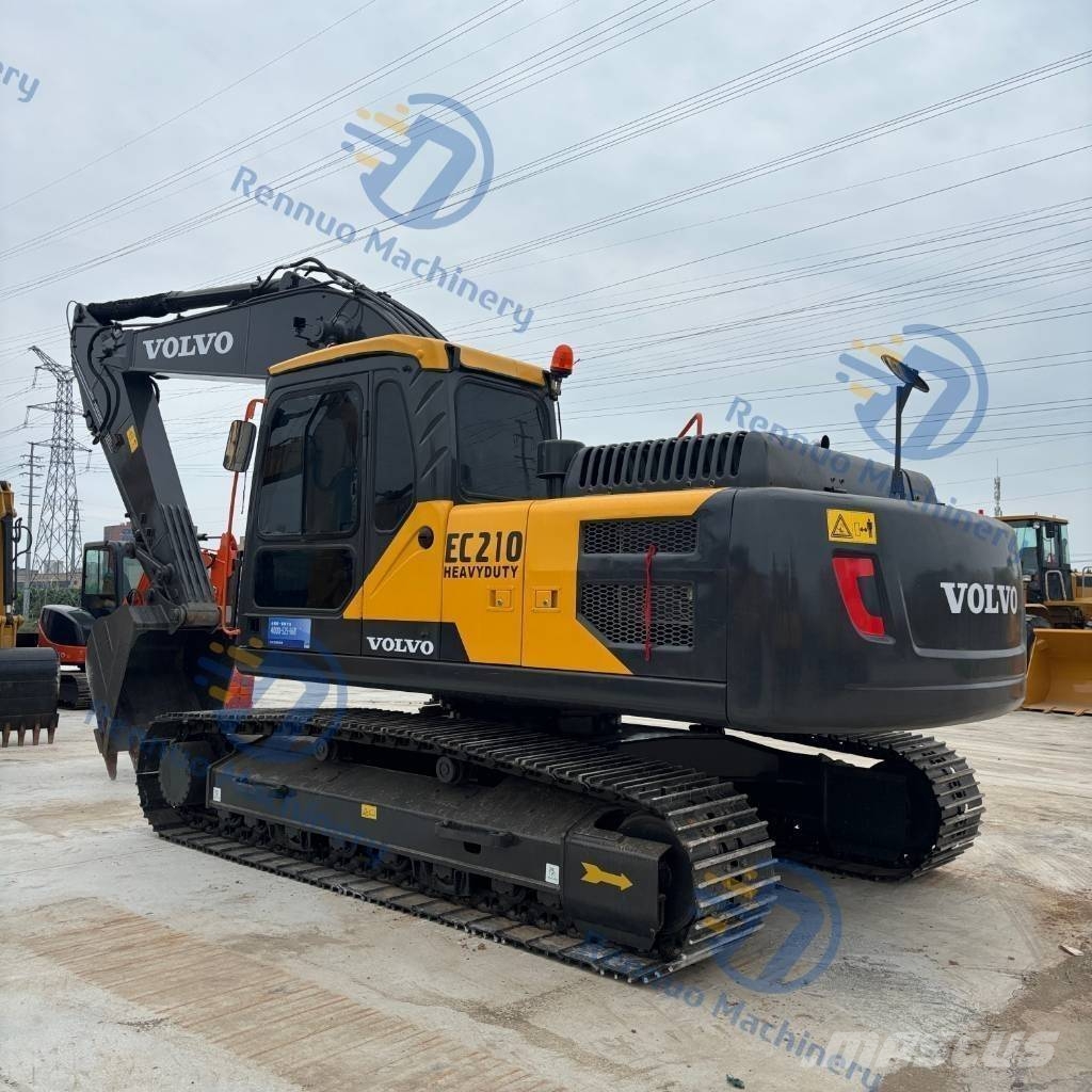 Volvo EC210 Roomikekskavaatorid