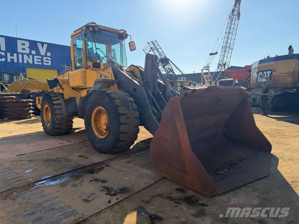 Volvo L 120 E Kolesni nakladalci