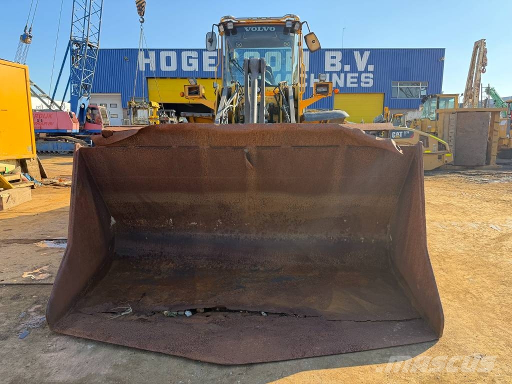 Volvo L 120 E Kolesni nakladalci