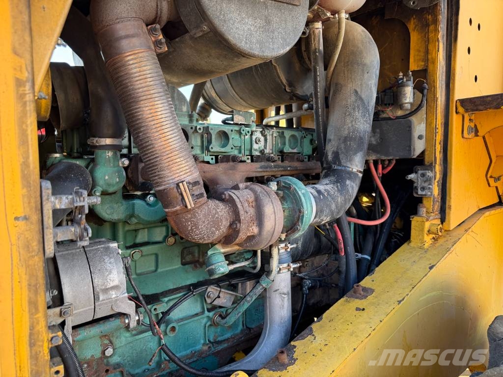 Volvo L 120 E Kolesni nakladalci