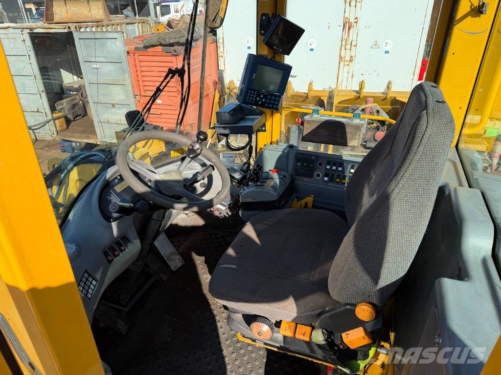 Volvo L 120 E Kolesni nakladalci