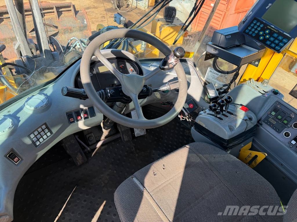 Volvo L 120 E Kolesni nakladalci