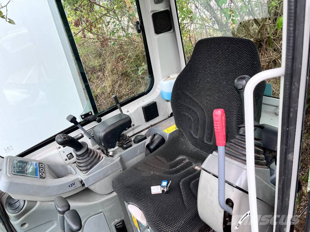 PÅ VEJ IND Takeuchi TB216 Minigravemaskiner