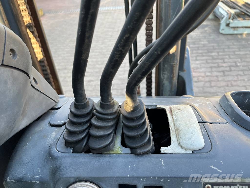 Komatsu FG25T-16 NXT V-4238 IO LPG'li forkliftler
