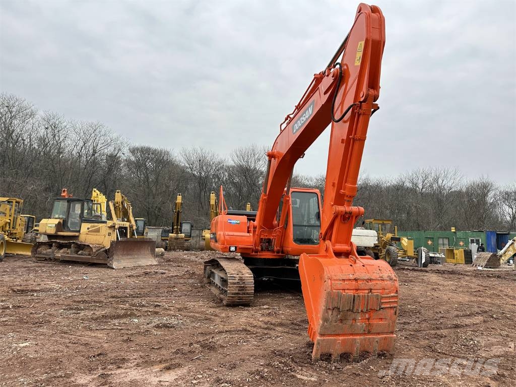 Doosan DH 220 Kāpurķēžu ekskavatori
