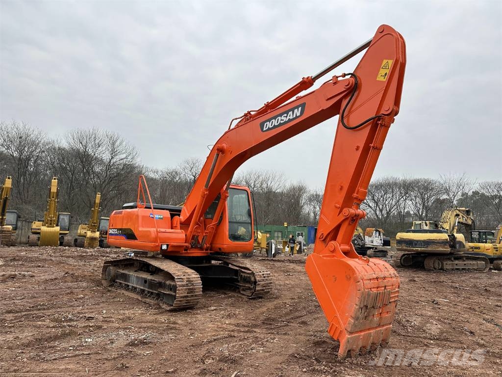 Doosan DH 220 Kāpurķēžu ekskavatori