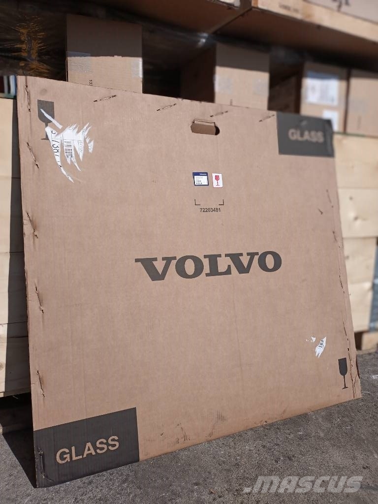 Volvo DOOR WINDOW PANE 84043040 驾驶室与内部