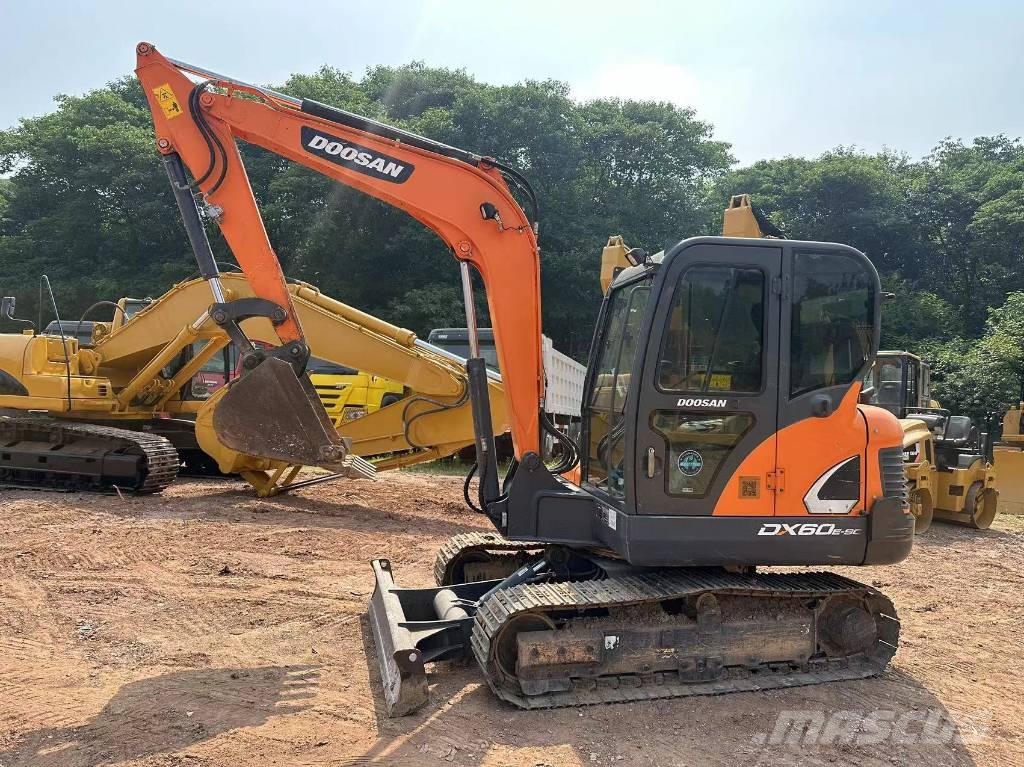 Doosan DX60 Pelle sur chenilles