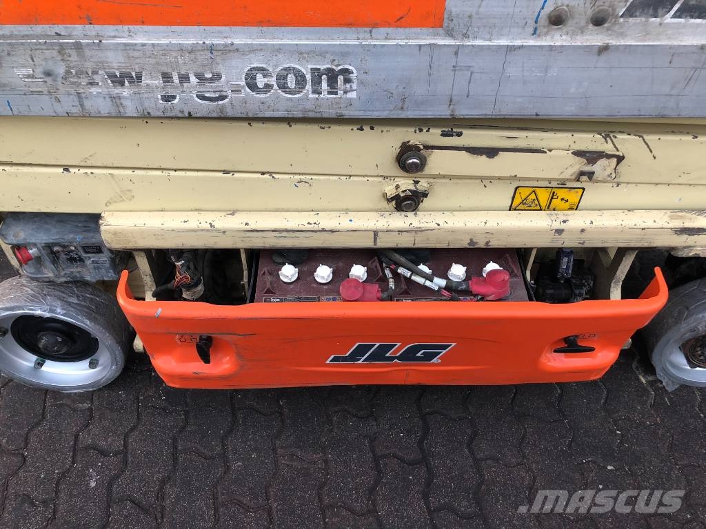 JLG 1930 ES V-2927 EO Vertikálne stĺpové výťahy