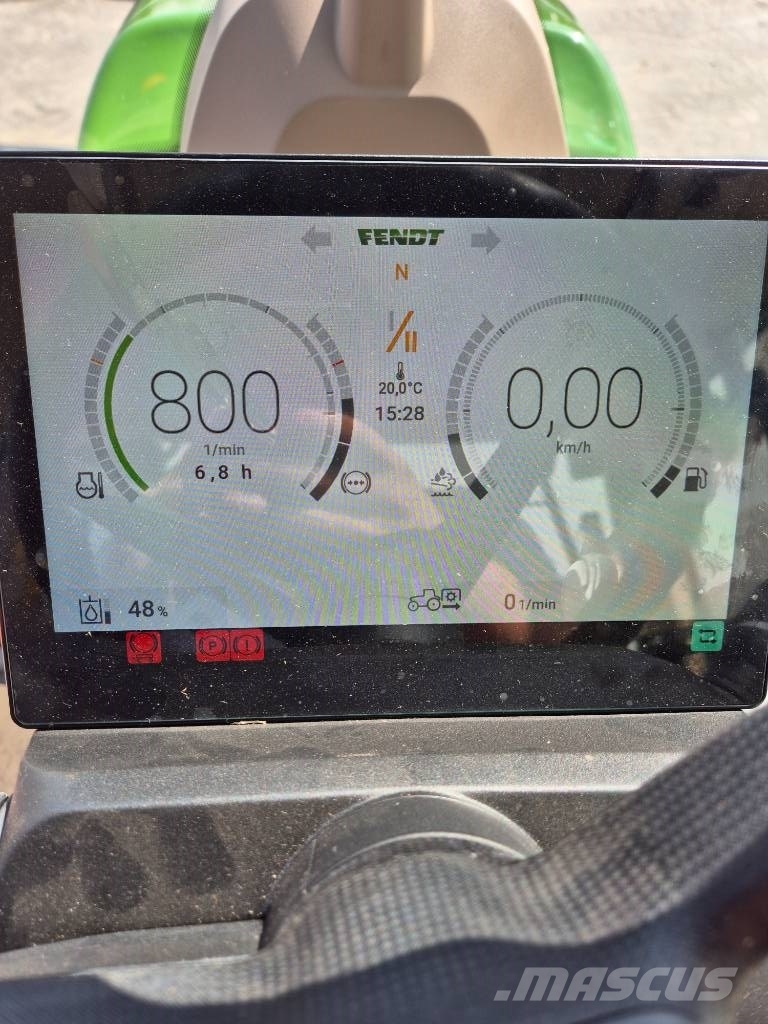 Fendt 718 Vario Tractors