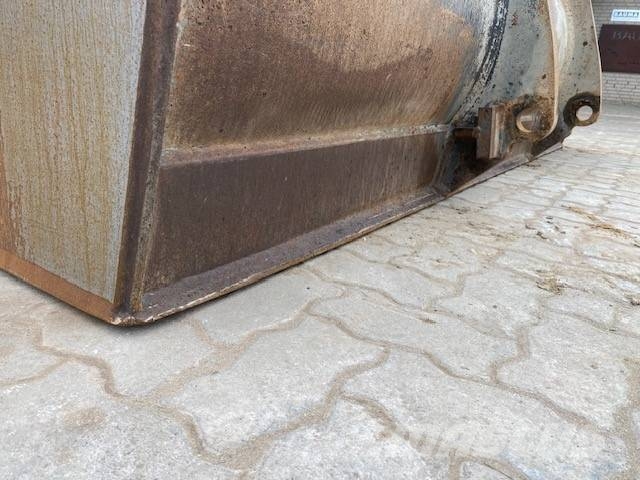 Seiler (1223)  3.8 cbm neuw. Schaufel / bucket دلاء