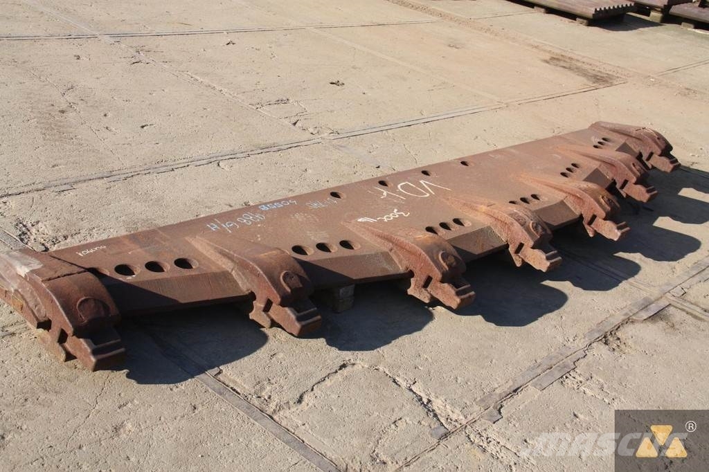 CAT 988 Cutting edge Buckets