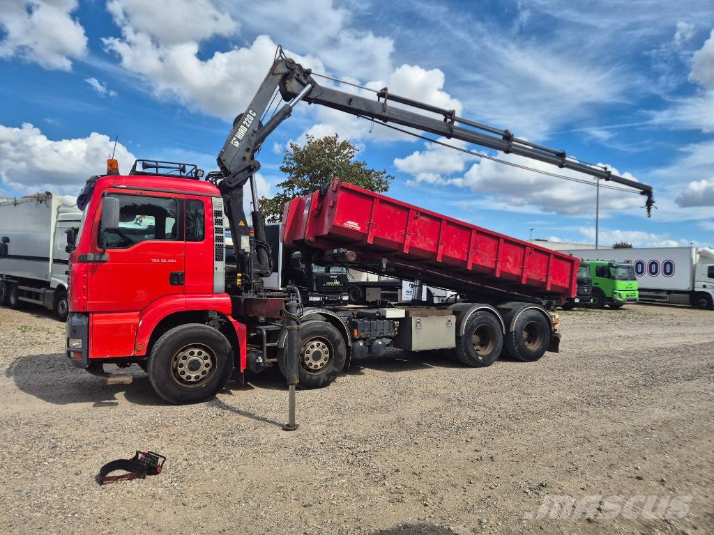 MAN TGA 32.460 8x4/4 //HIAB 220 C - 5 // 3 way tip Автокранове