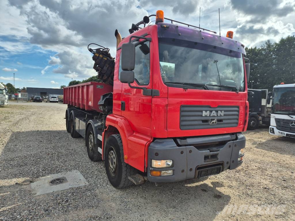 MAN TGA 32.460 8x4/4 //HIAB 220 C - 5 // 3 way tip Автокранове