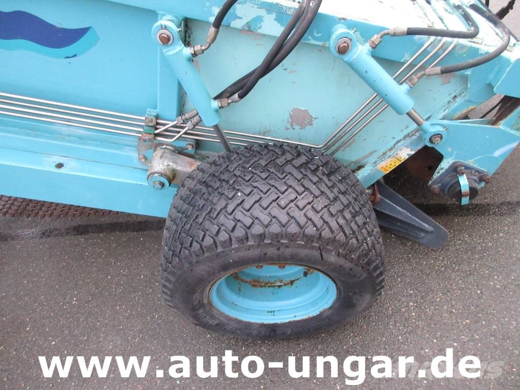 Kässbohrer BeachTech STR 2000 Baujahr 2003 BeachCleaner Оборудване за почистване на плаж