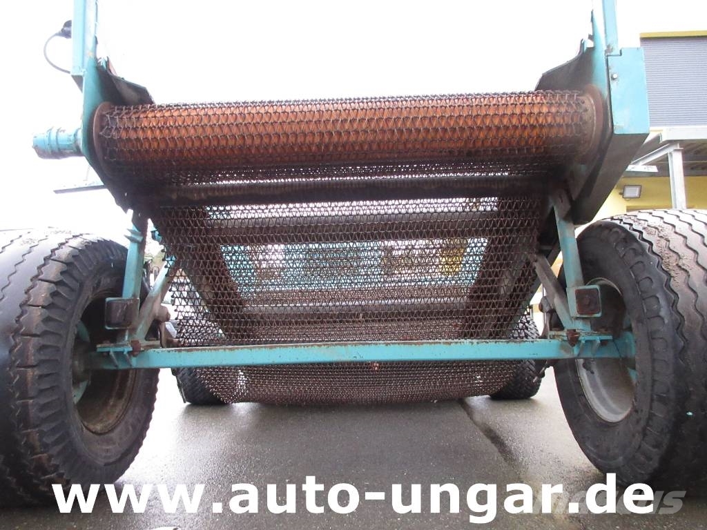 Kässbohrer BeachTech STR 2000 Baujahr 2003 BeachCleaner Оборудване за почистване на плаж