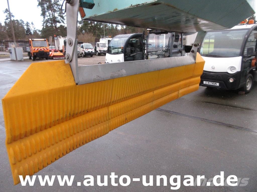 Kässbohrer BeachTech STR 2000 Baujahr 2003 BeachCleaner Оборудване за почистване на плаж
