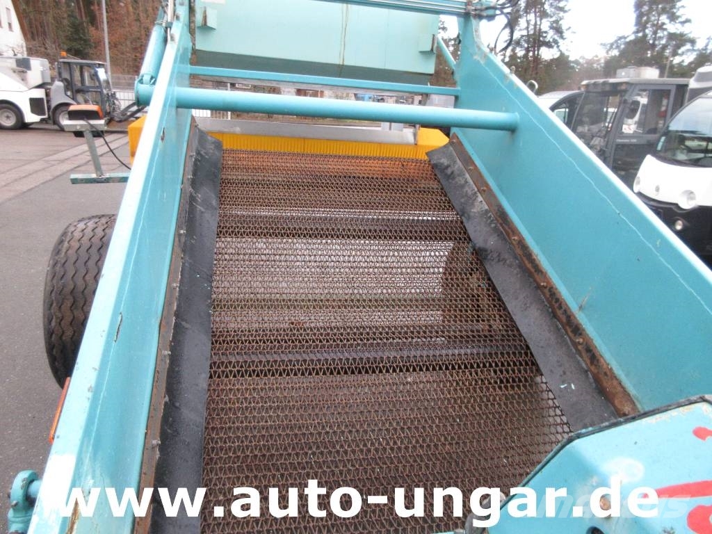 Kässbohrer BeachTech STR 2000 Baujahr 2003 BeachCleaner Оборудване за почистване на плаж