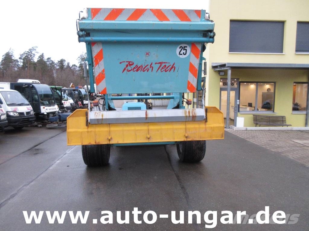 Kässbohrer BeachTech STR 2000 Baujahr 2003 BeachCleaner Оборудване за почистване на плаж