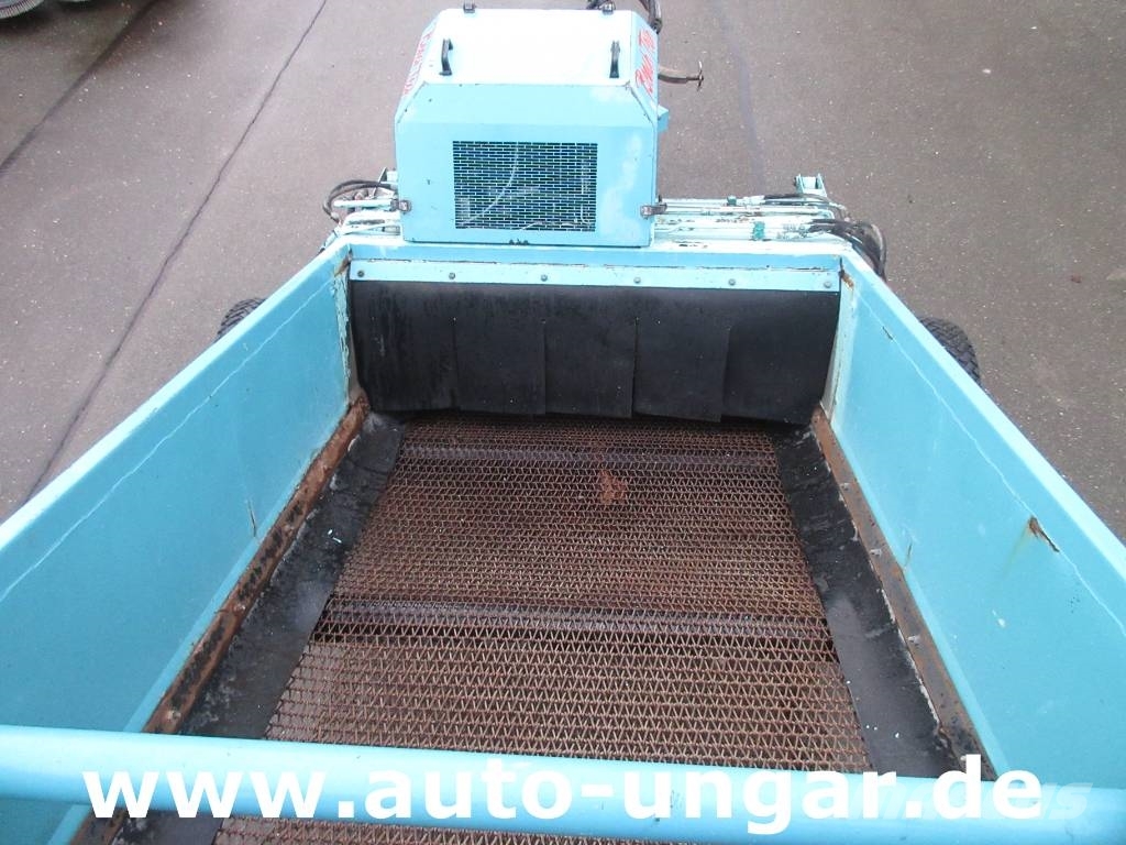 Kässbohrer BeachTech STR 2000 Baujahr 2003 BeachCleaner Оборудване за почистване на плаж