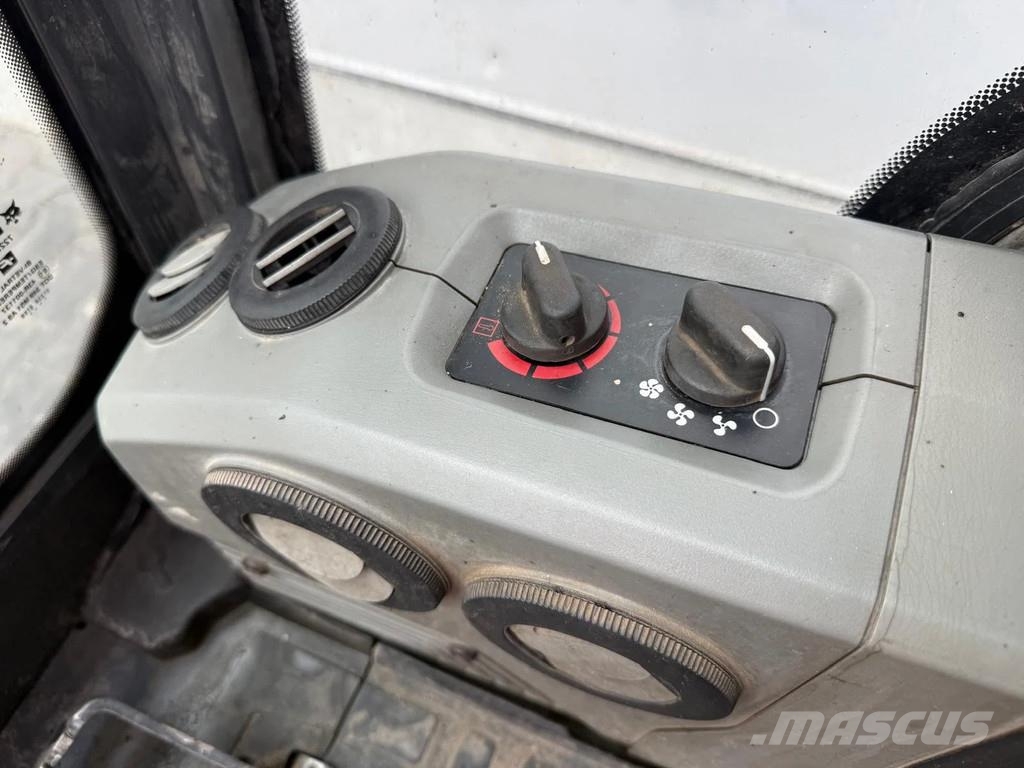 Bobcat E20 Mini rýpadla < 7t